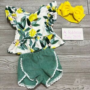 EUC Marie Nicole Clothing outfit with bow - Size 3XS (6-12 months)